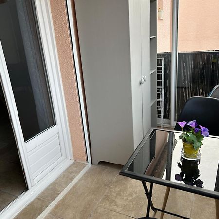 Studio Climatise Proche Port Et Plages La Londe-les-Maures Exterior foto